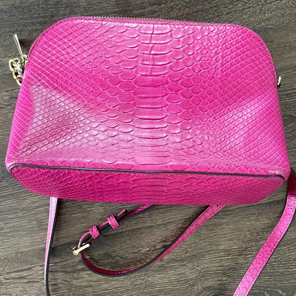 Micheal Kors Pink Crossbody Bag